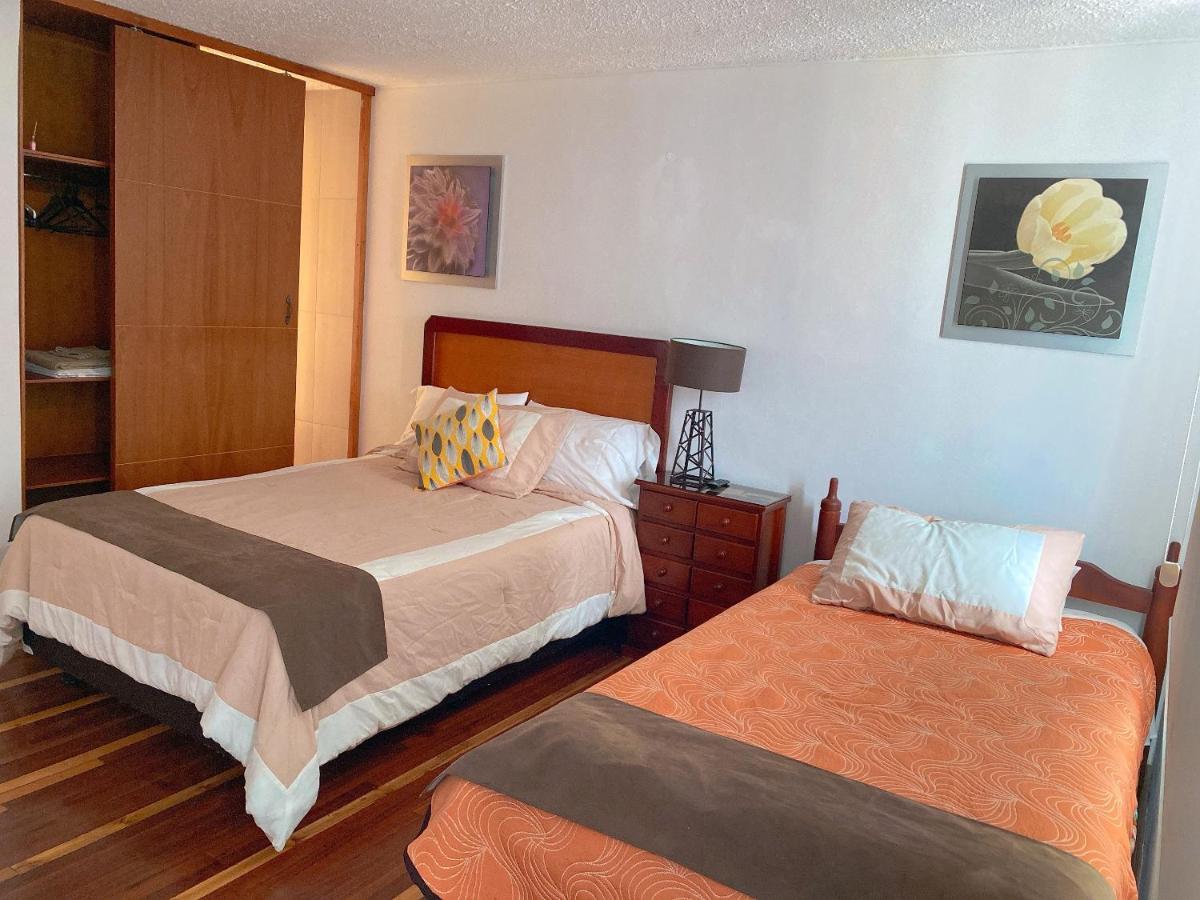 Bed And Breakfast La Uvilla Quito Exterior photo