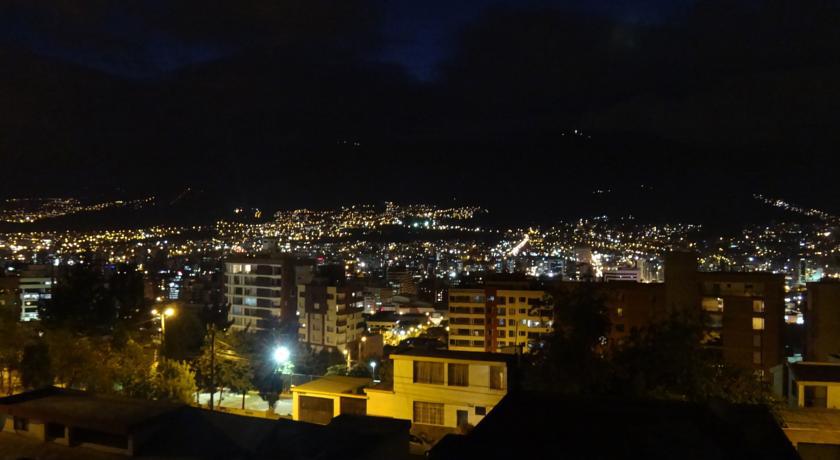 Bed And Breakfast La Uvilla Quito Room photo