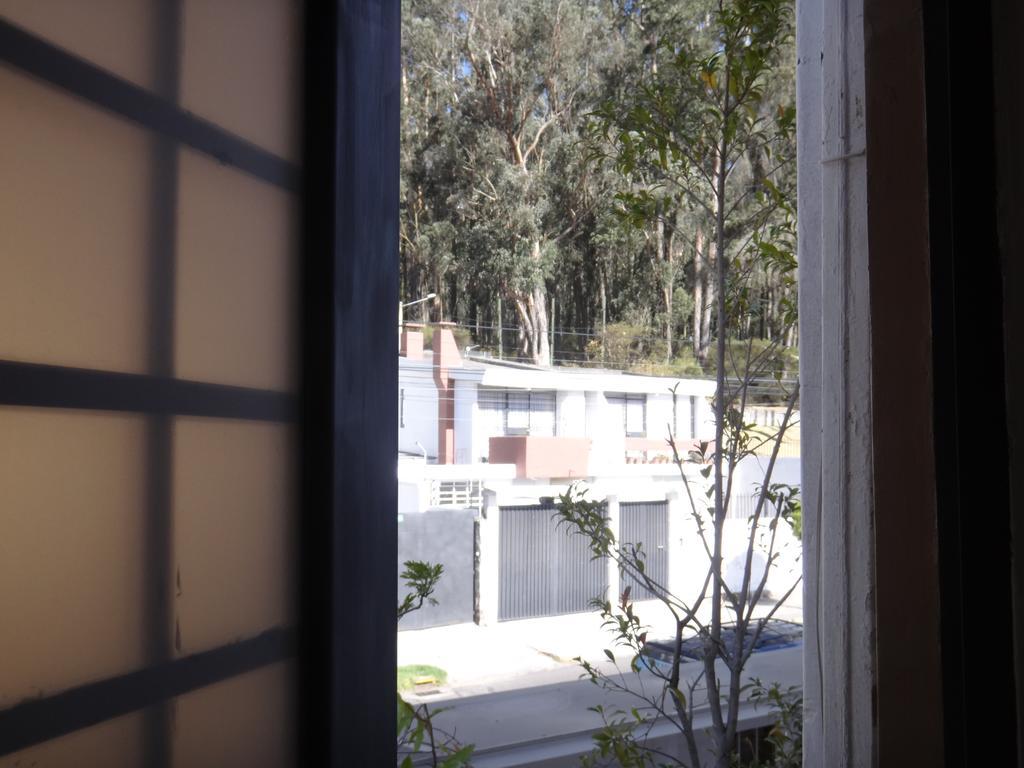 Bed And Breakfast La Uvilla Quito Room photo