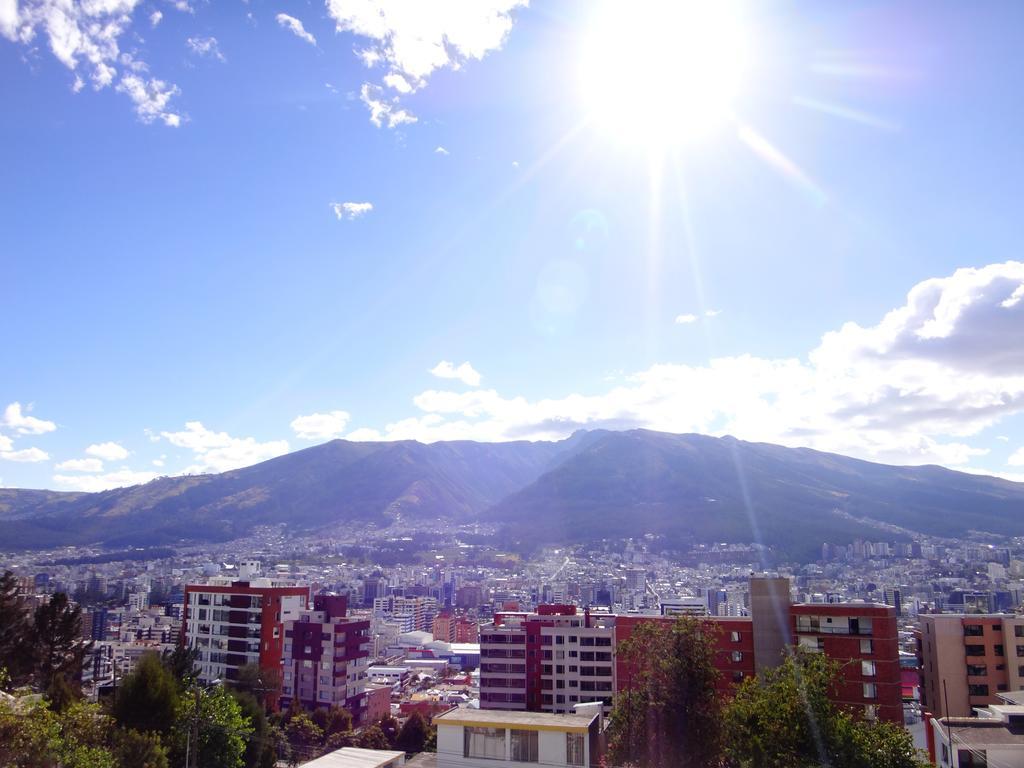 Bed And Breakfast La Uvilla Quito Exterior photo