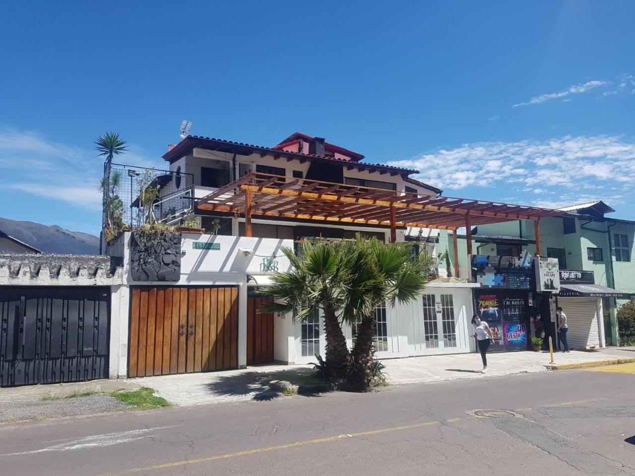 Bed And Breakfast La Uvilla Quito Exterior photo