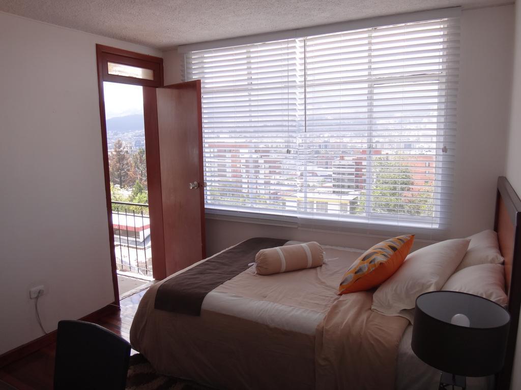 Bed And Breakfast La Uvilla Quito Room photo