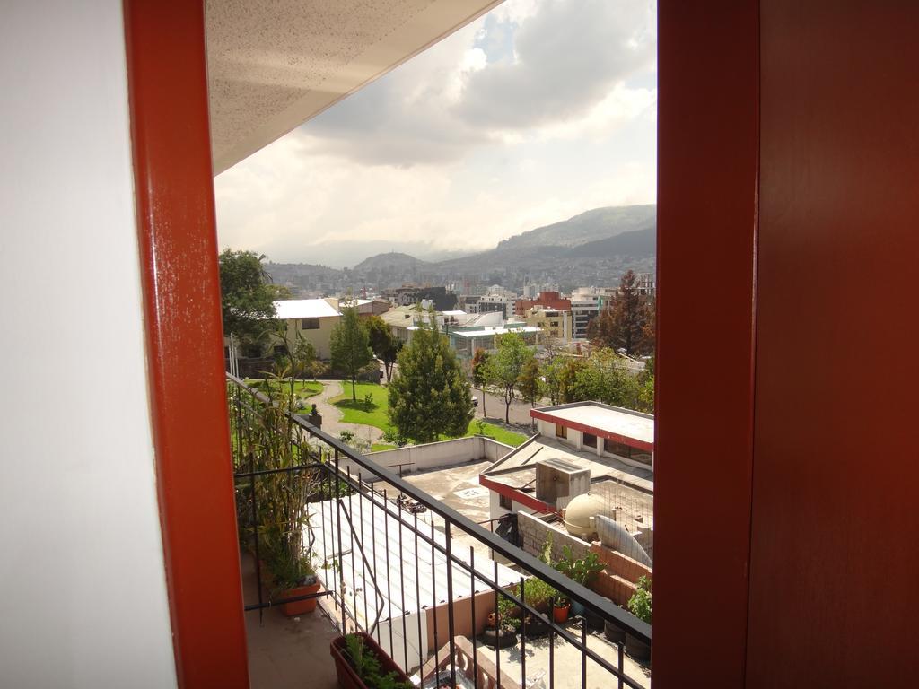 Bed And Breakfast La Uvilla Quito Room photo