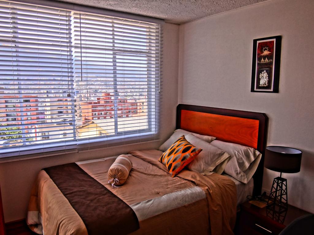 Bed And Breakfast La Uvilla Quito Room photo