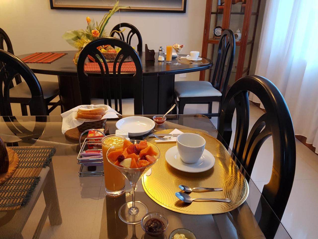 Bed And Breakfast La Uvilla Quito Exterior photo
